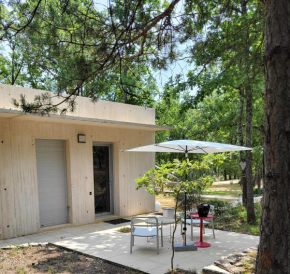 Une maison contemporaine dans une carrière